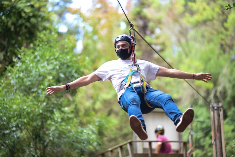 L'attività di zip line vi permetterà di scaricare adrenalina