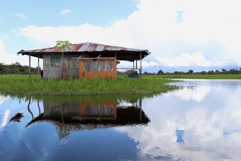 Cabin at the Yahuarcaca Lake