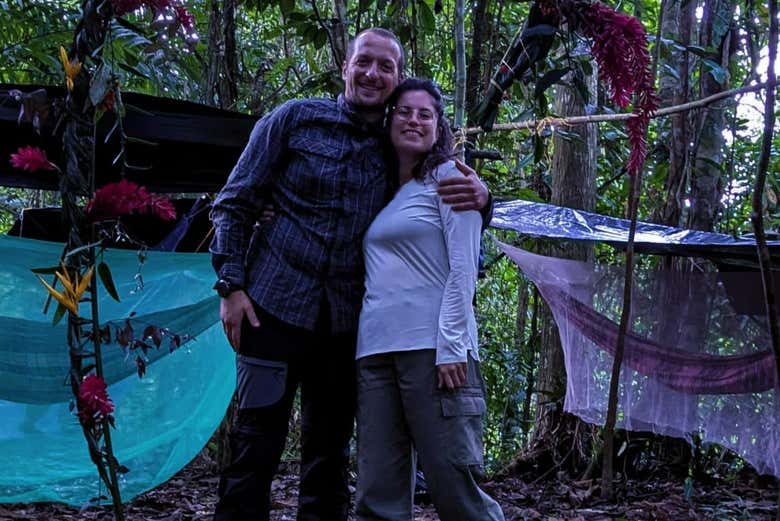 Foto de lembrança na área de redes com mosquiteiros