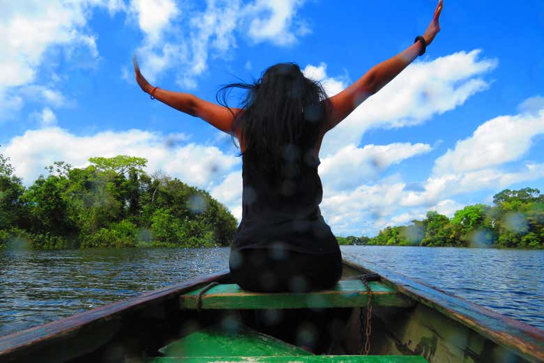 Paseo en barca por el Amazonas