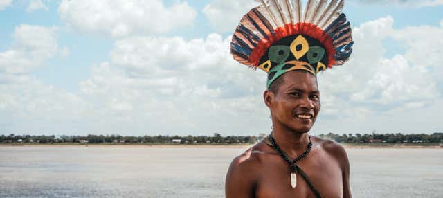 Excursión a una maloca indígena de Puerto Nariño en barco