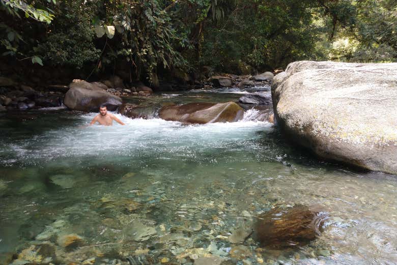 Baño en la quebrada Tasajos