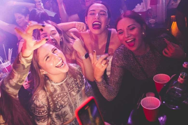 Disfrutando con amigas