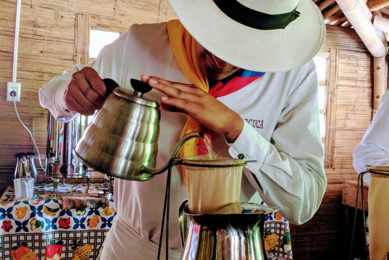 Preparing a Colombian coffee