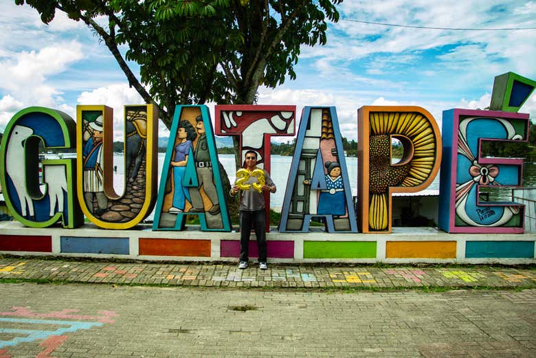 Posando en cada rincón de Guatapé