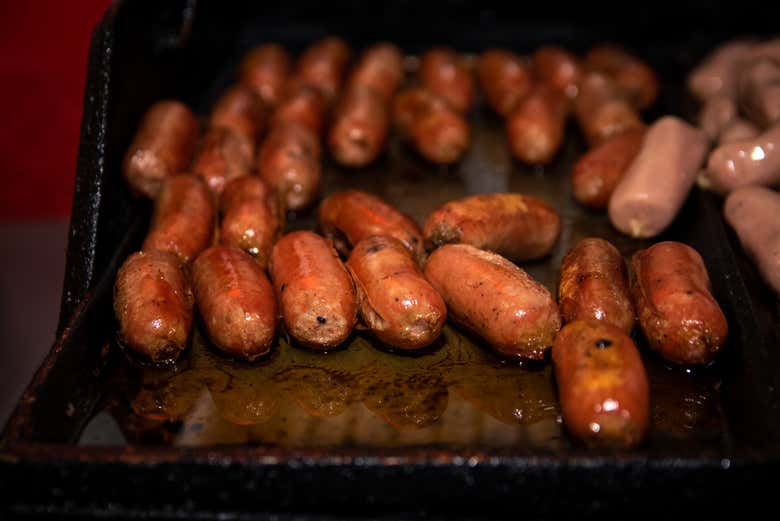 Deleitaos con los jugosos chorizos antioqueños