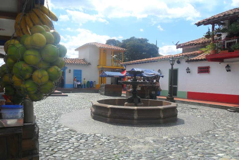 Exploring Medellin on the free tour