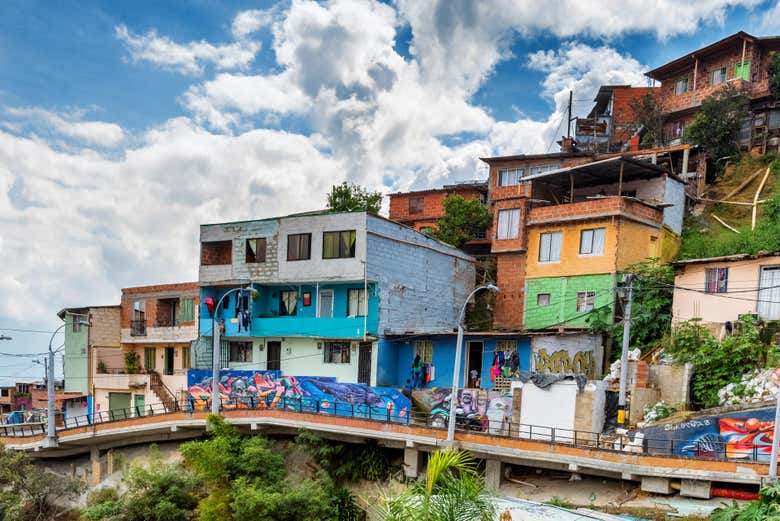 free walking tour comuna 13