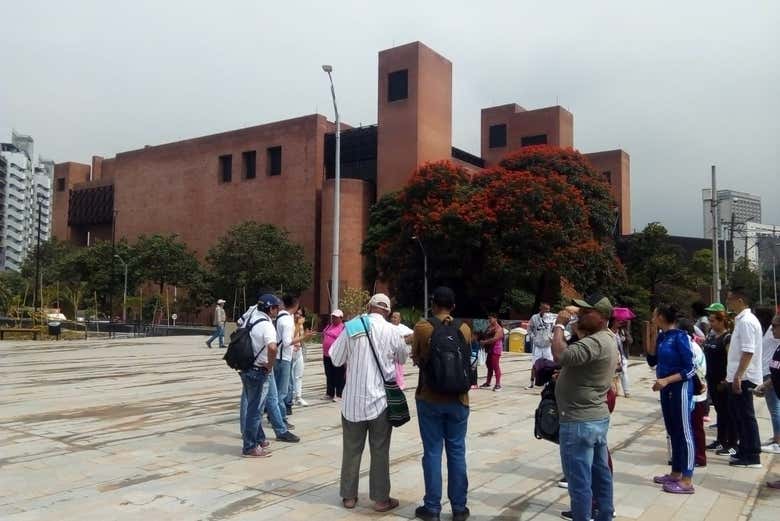 Desfrutando o tour de argila em Medellín