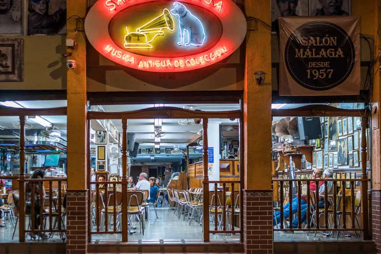 Exterior de un bar de música en el centro de  Medellín