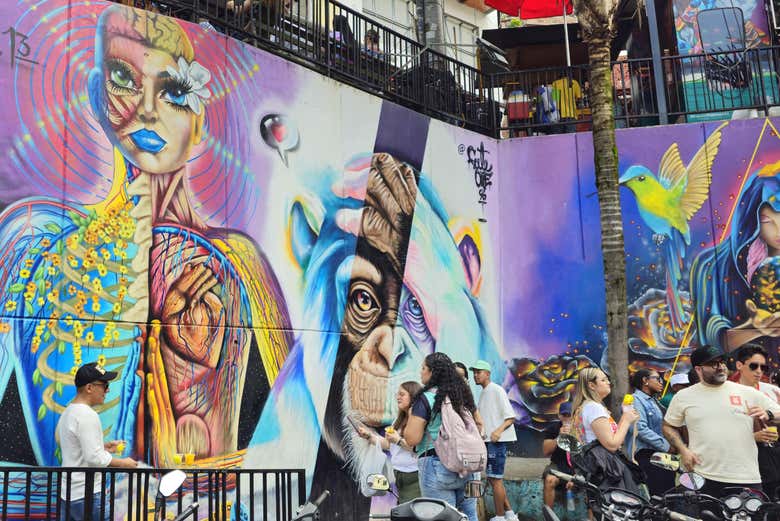 Admire beautiful murals