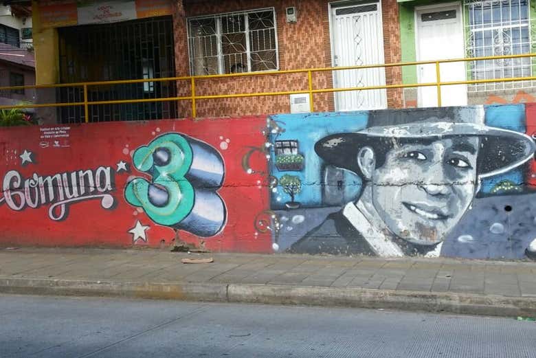 Mural com o rosto de Gardel em Medellín