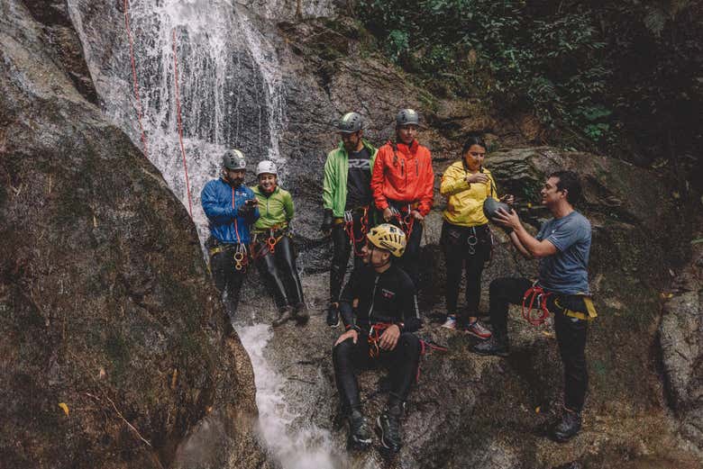 Rapel na cachoeira de La Reservita