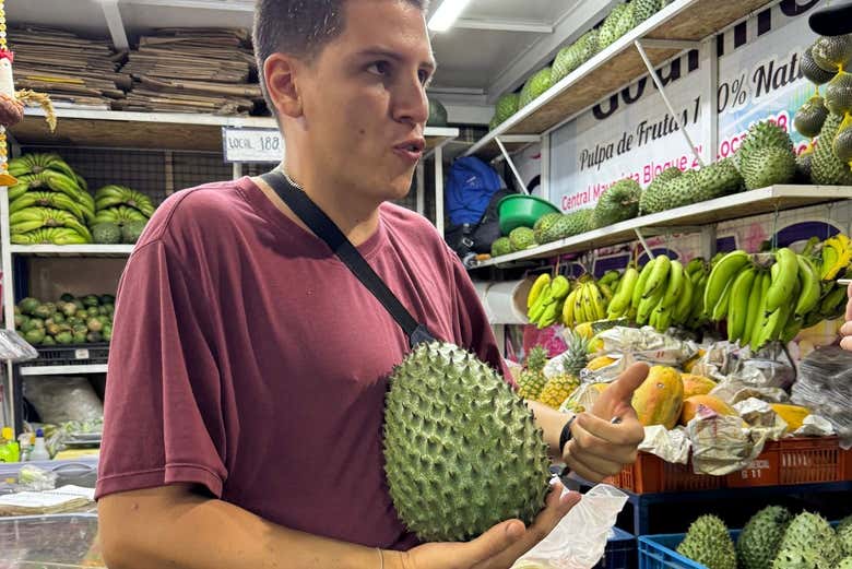 Learn how to choose fruit correctly and its history