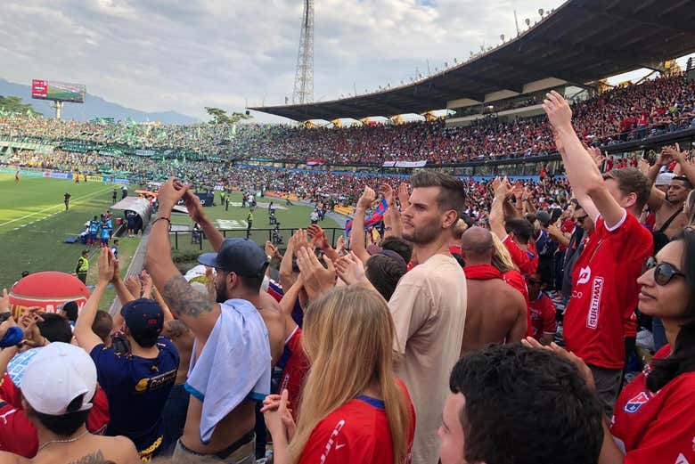 Interior del estadio Atanasio Girardot de Medellín