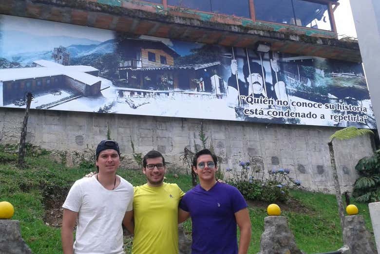 Nos muros da luxuosa prisão La Catedral