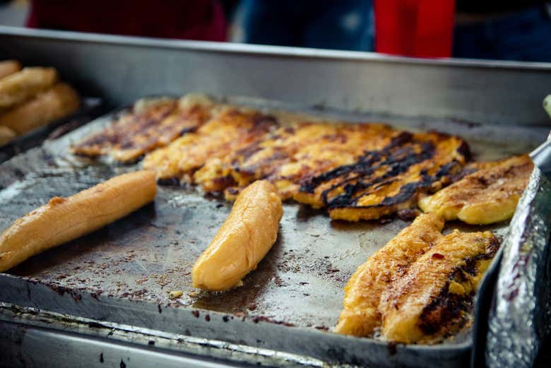 Descubrid el dulce sabor del plátano maduro a la plancha