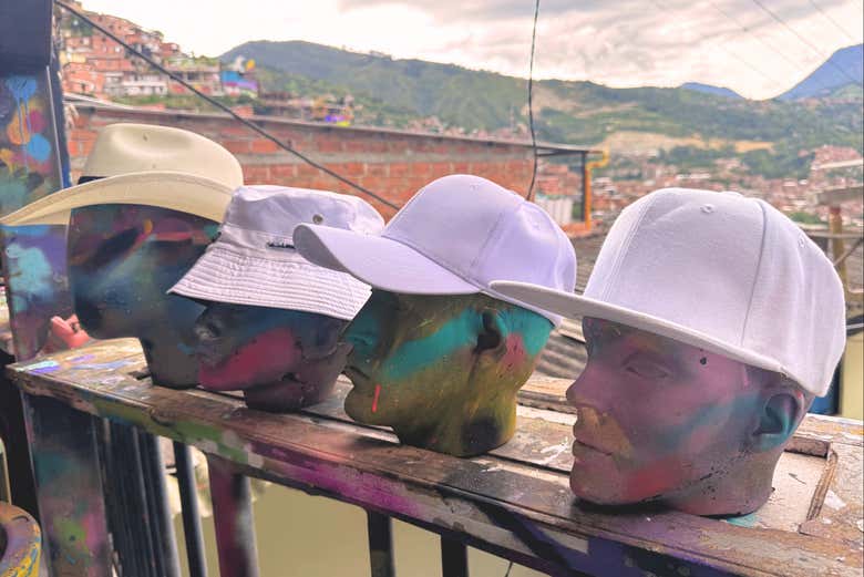 Podréis diseñar gorras inspiradas en el arte de la Comuna 13