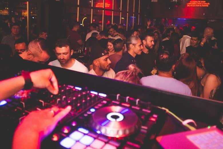 El Dj os pondrá a bailar con sus mezclas