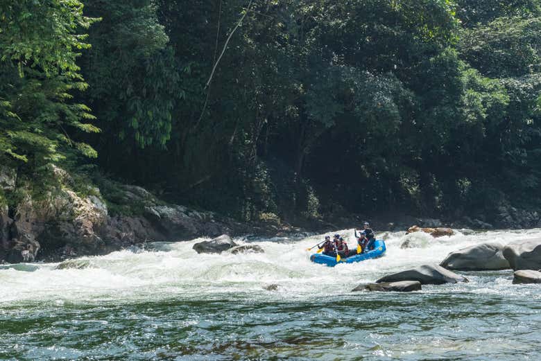Descendo pelo rio Calderas