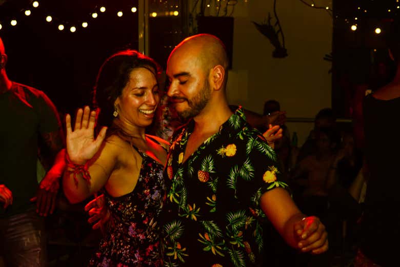 Aproveitando a aula de dança do início ao fim