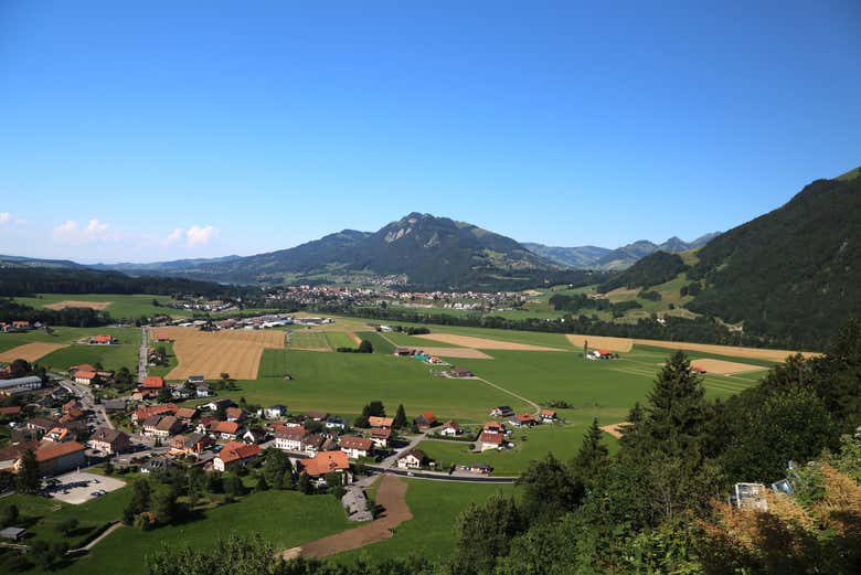 Sobrevolando los alrededores de Medellín