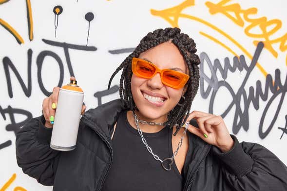Taller de personalización de ropa en la Comuna 13