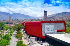 Tour por el Parque Explora y el Pueblito Paisa