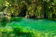 Trilha privada pela ribeira do rio Melcocho