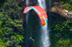Vuelo en parapente por Cocorná