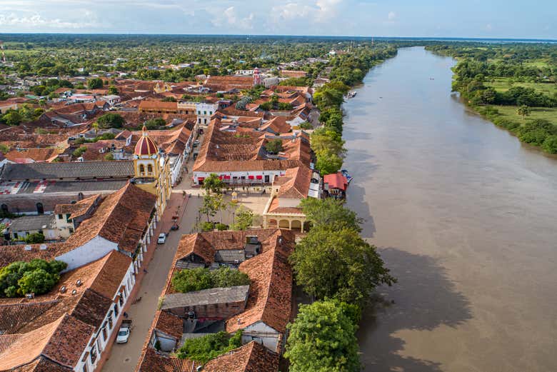 Ruta en barco por el río