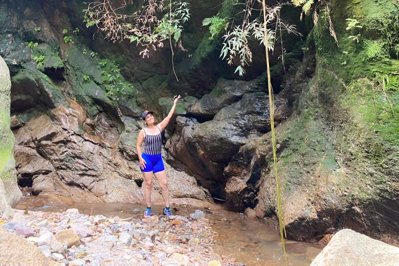 Posando en mitad de la naturaleza