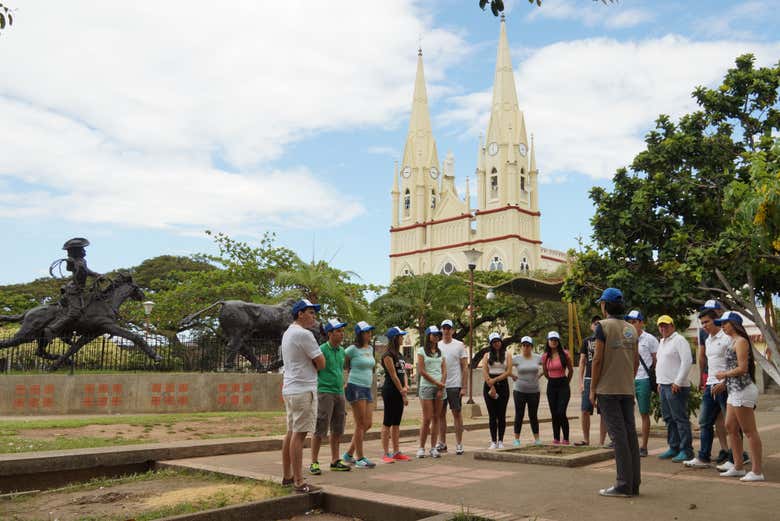 Escuchando atentos al guía