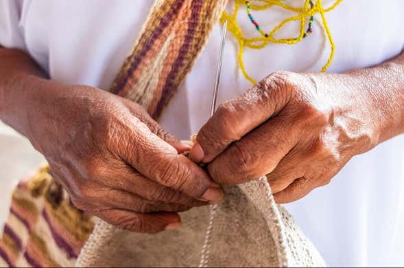 Taller de mochilas con una comunidad indígena