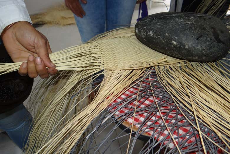 Artesanía con fibras de iraca