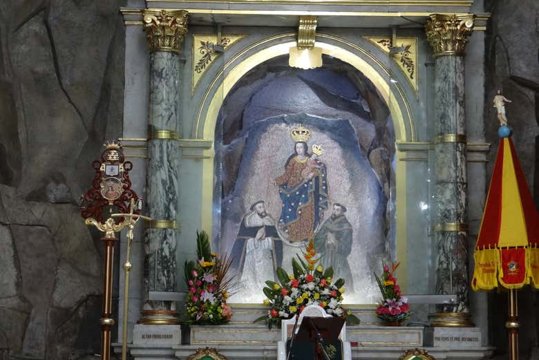 Interior del santuario