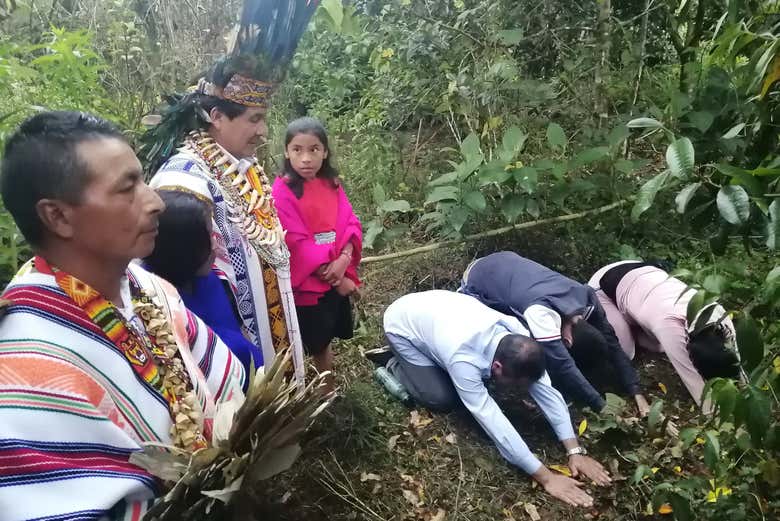 Rezando a las divinidades ingas