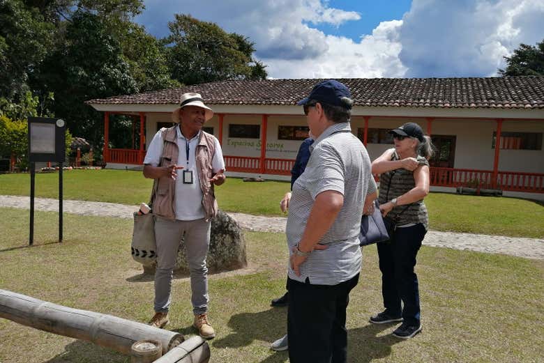 Escuchando atentos al guía