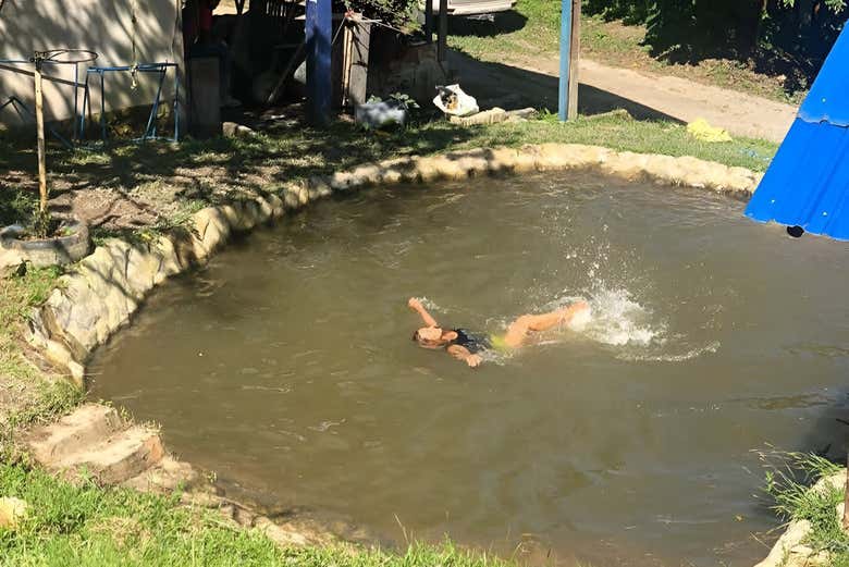 Disfutando de un refrescante chapuzón
