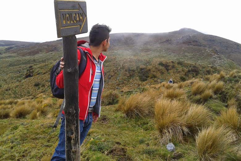 Contemplando el volcán del Puracé