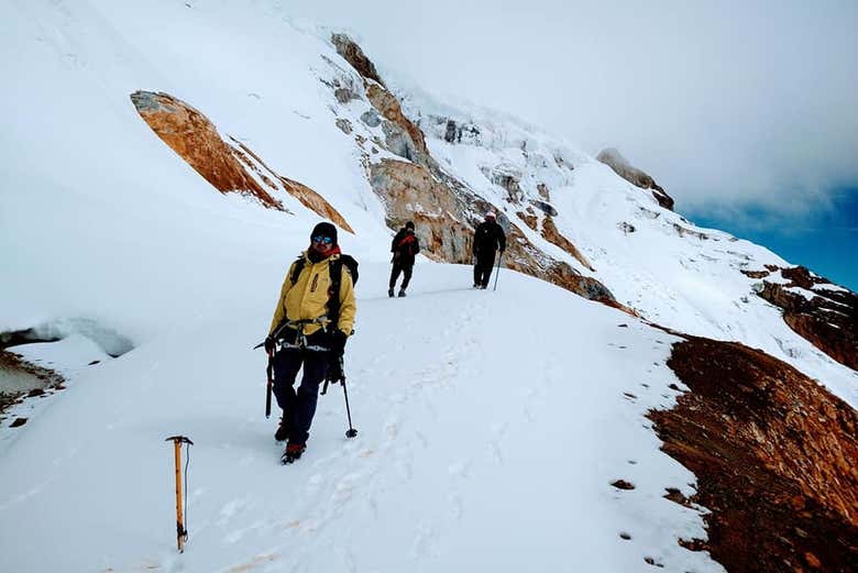 Un grupo realizando la ruta de trekking