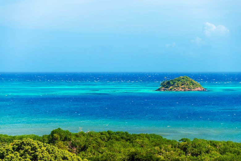 Paddle to Cayo Cangrejo (crab key)