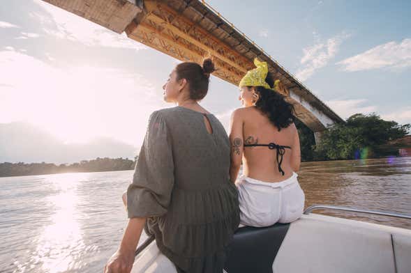 Paseo en canoa por el río Magdalena