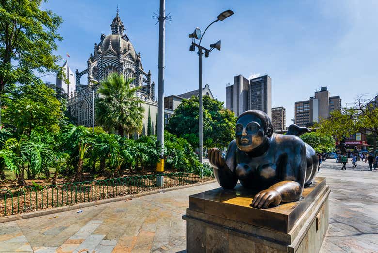 Una de las esculturas de la plaza Botero