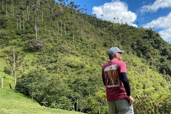 Contemplando las impresionantes vistas del santuario