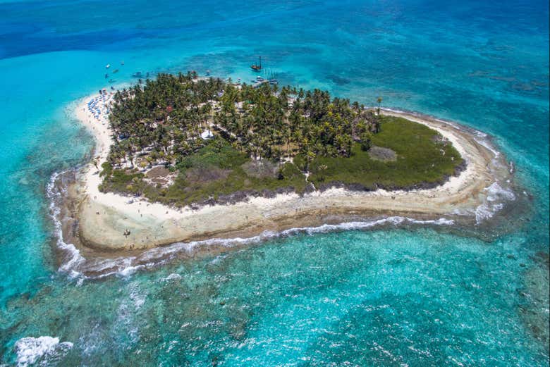 Travel to Johnny Cay