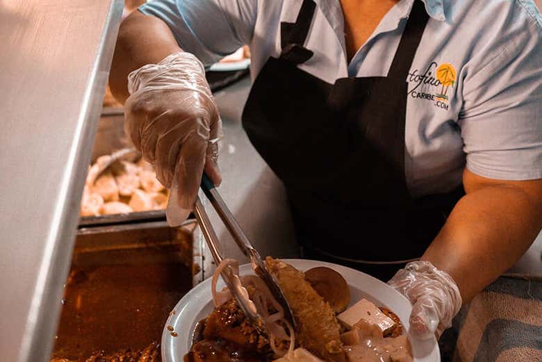 Un délicieux buffet sera servi à bord