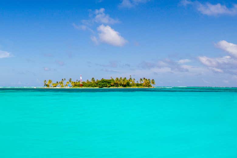 Arriving at Acuario Cay