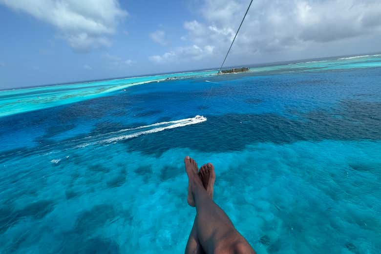 Parasailing em San Andrés é pura adrenalina