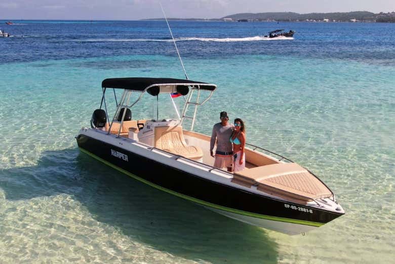Travelling by speed boat to White Watt
